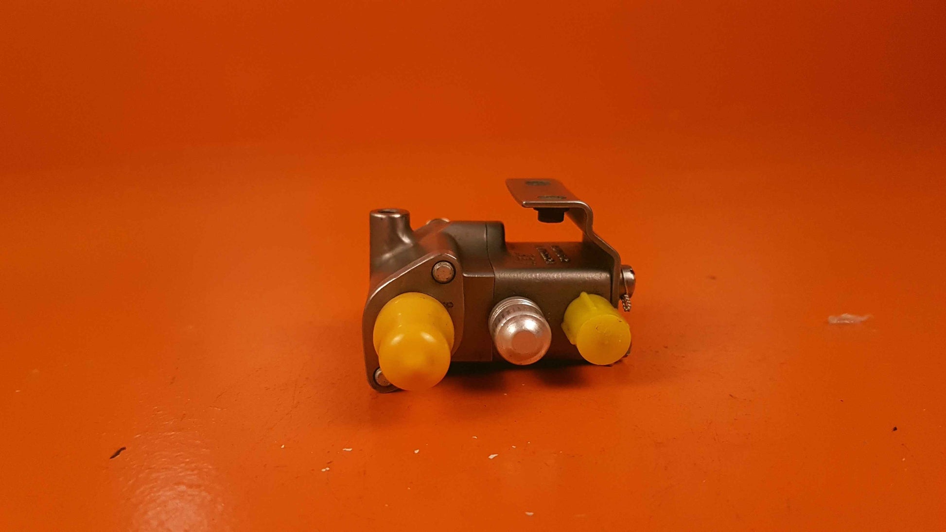 1-180-115-02 Bell Helicopter Fuel Flow Divider Valve