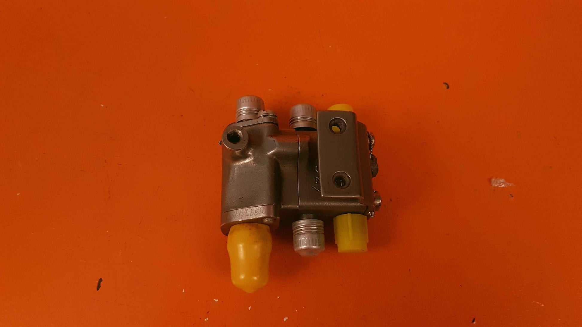 1-180-115-02 Bell Helicopter Fuel Flow Divider Valve