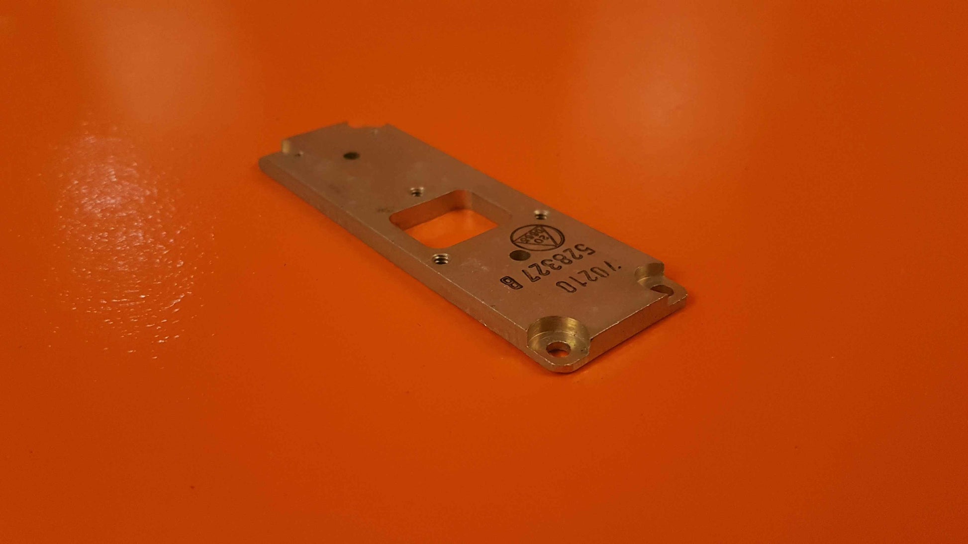 528327 FAB Cover