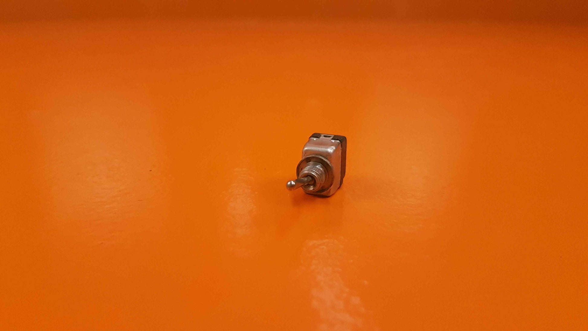 8906K1047 FAB Toggle Switch