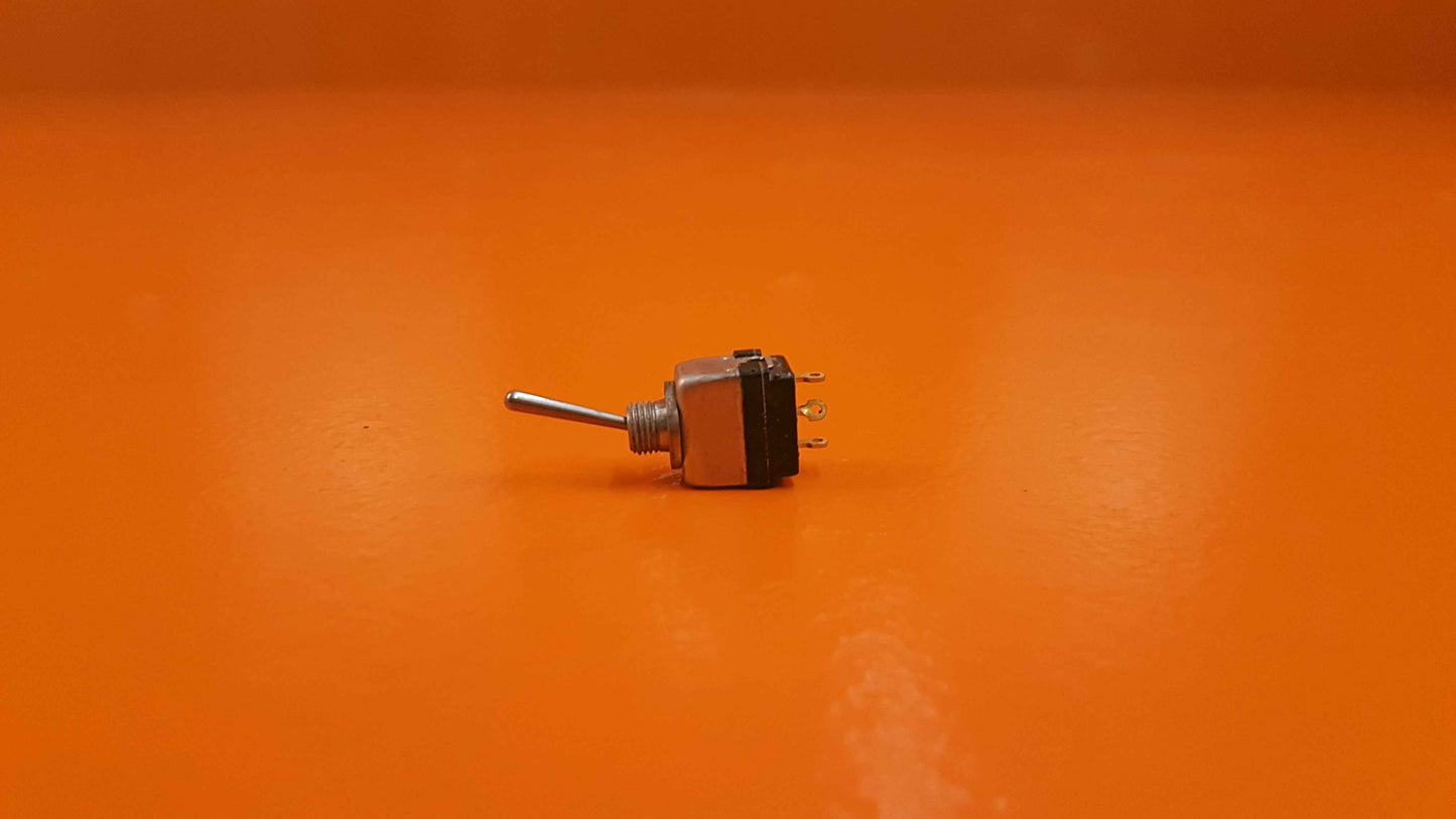 8906K1047 FAB Toggle Switch