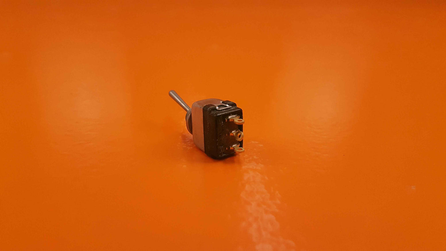8906K1047 FAB Toggle Switch