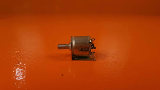 A218-100646-04 FAB Toggle Switch