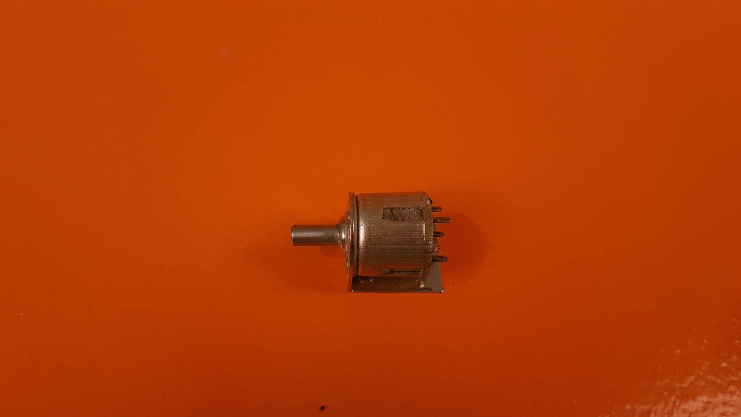 A218-100646-04 FAB Toggle Switch