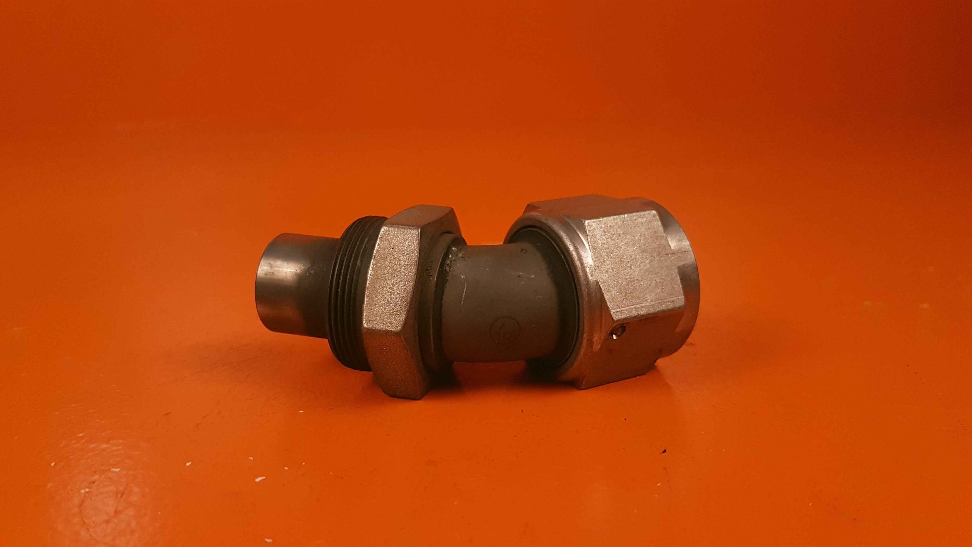 MS27387-16C Elbow