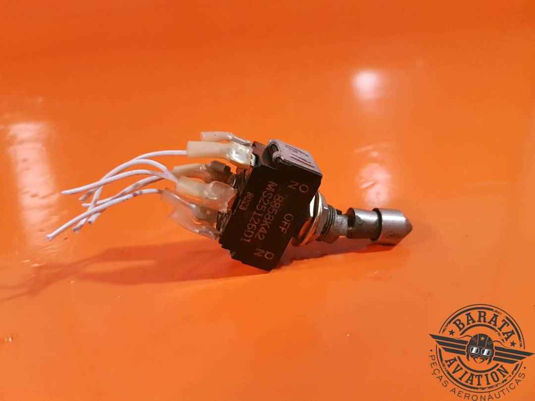 MS25126-D1 Cutler Hammer Toggle Switch On/Off/On