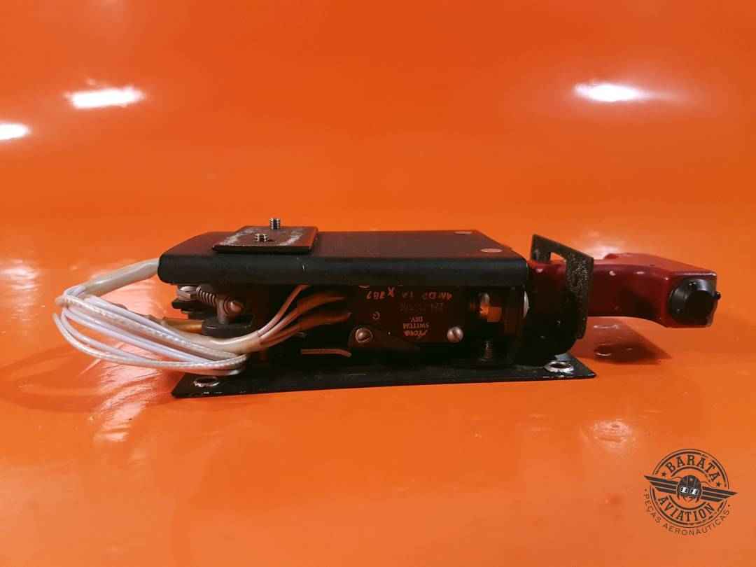 6608214-3 Lear Jet Switch Assy Fire Pull R/H
