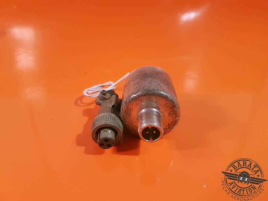 E45C-47  Precision Absolute Pressure Switch - w/ connector 