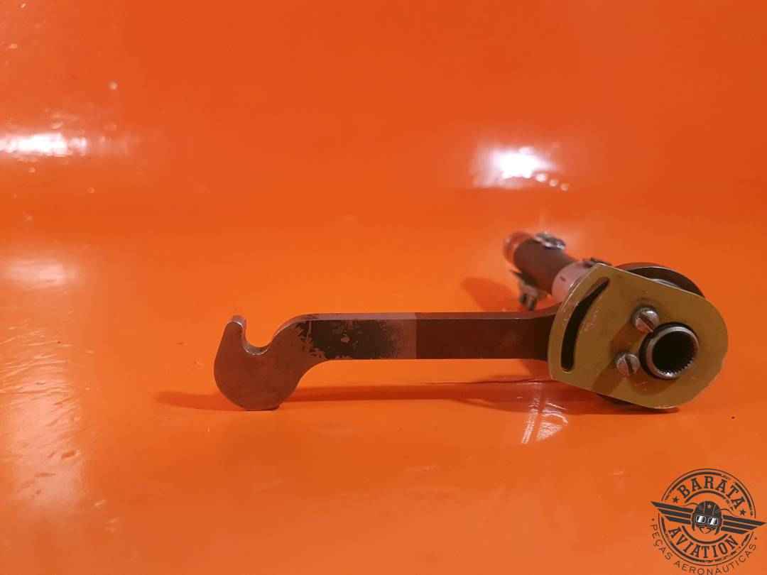 2411308-1 Learjet 31 Actuator Hook and Eccentric Assembly