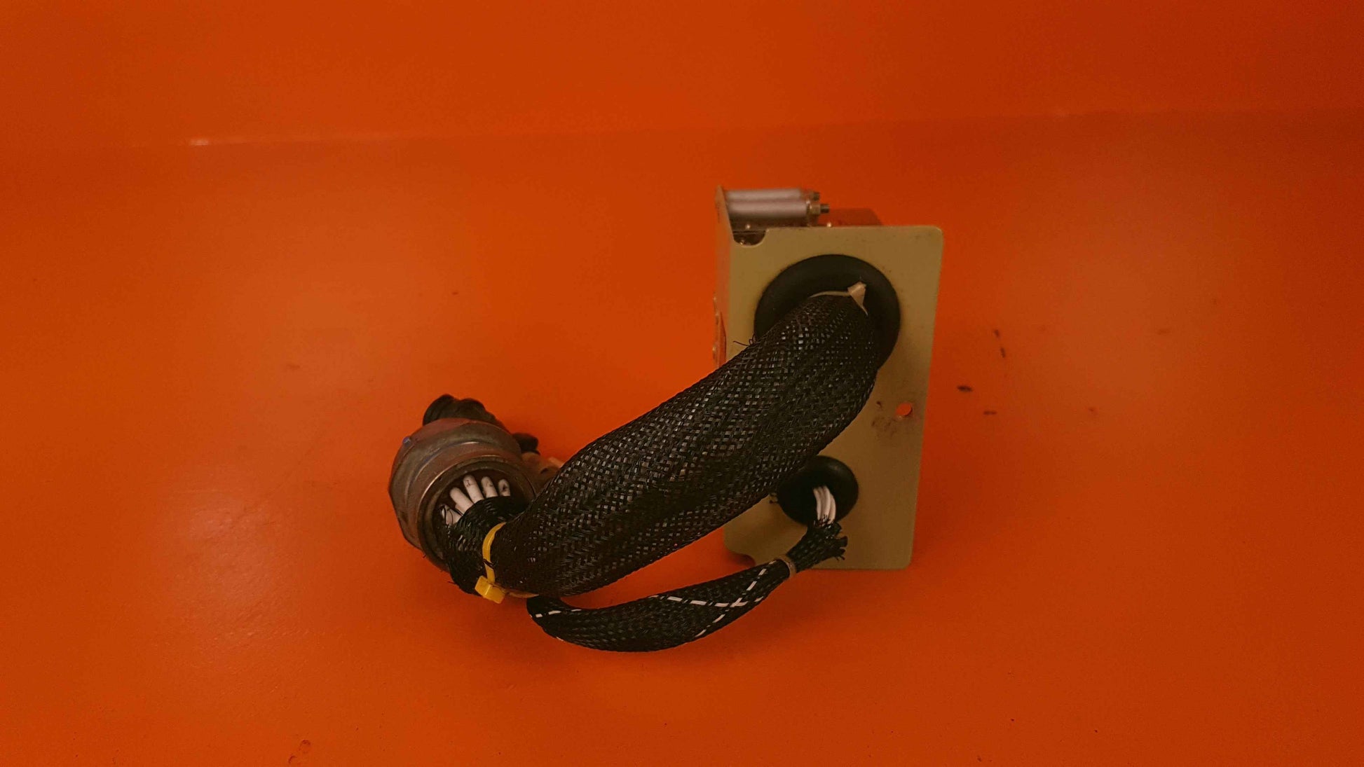 3118438-2 Learjet R/H Relay Box Assembly