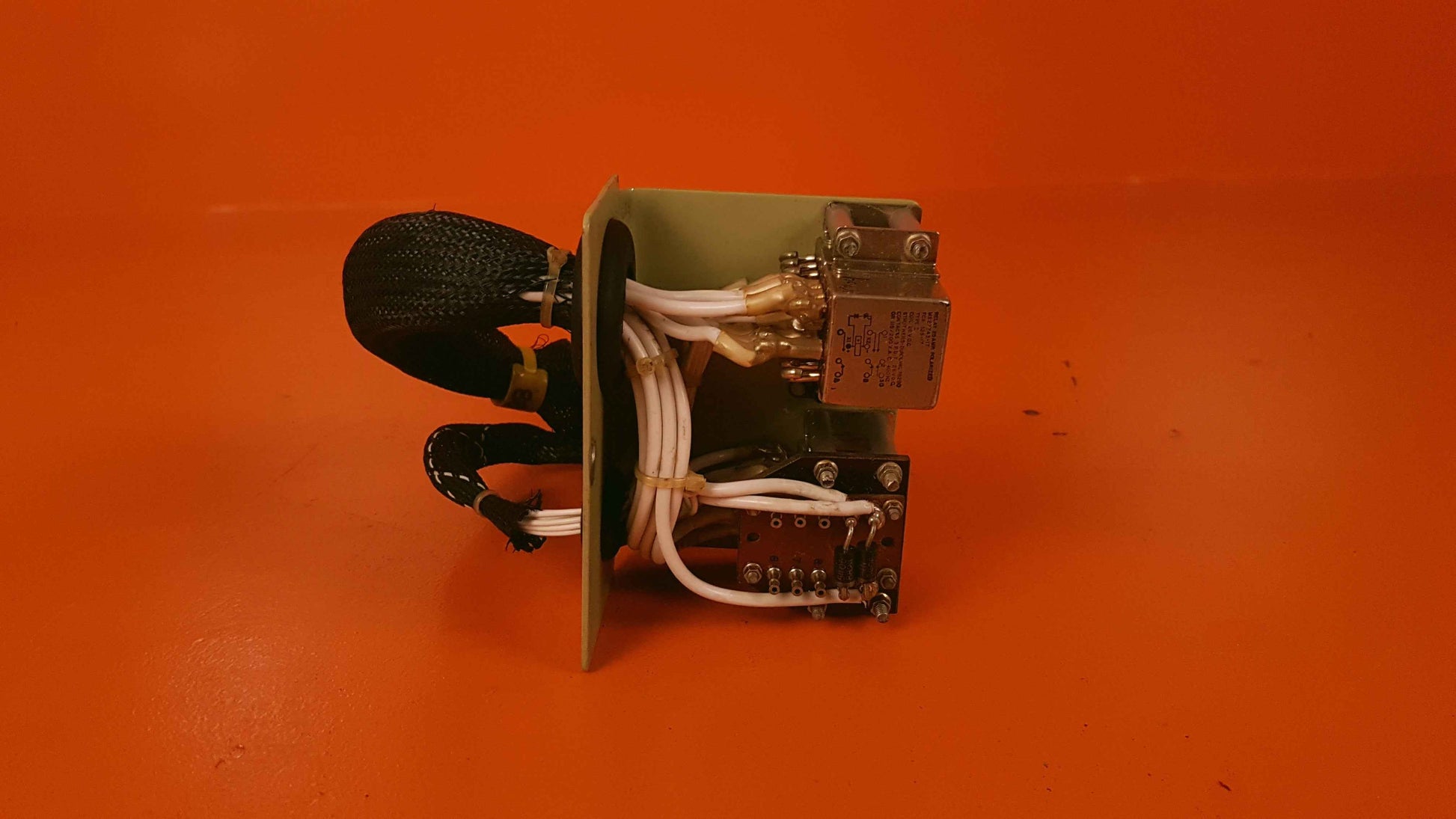3118438-2 Learjet R/H Relay Box Assembly