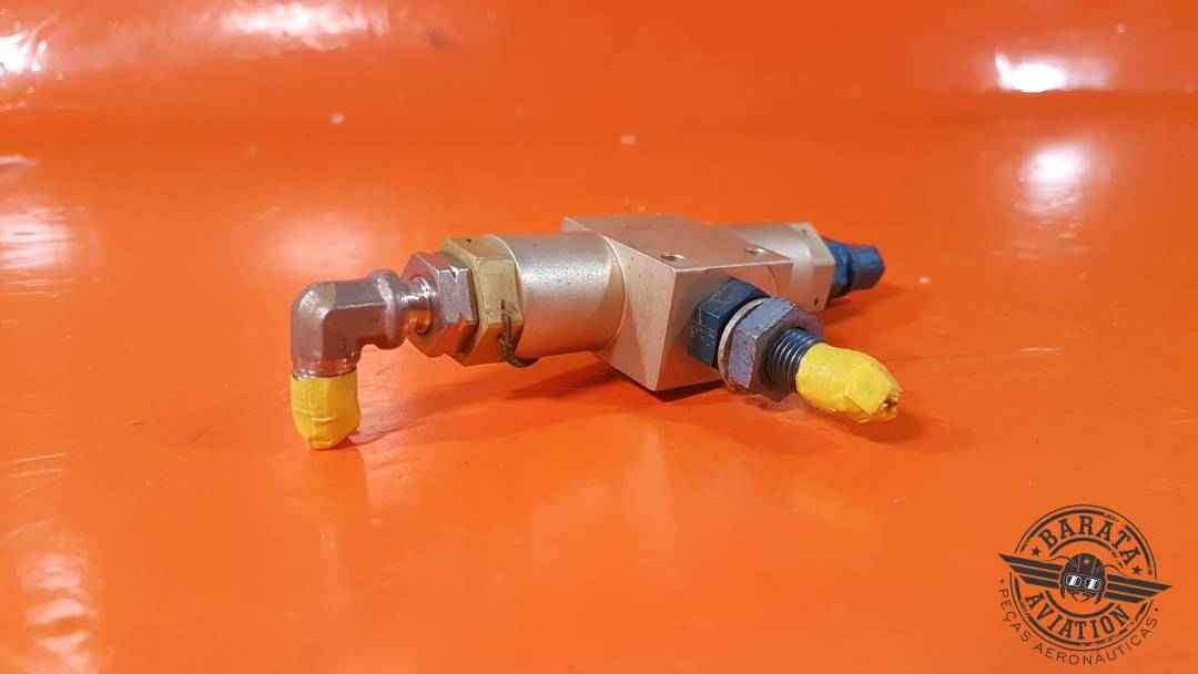 2SV0413  Gar-Kenyon Hydraulic Shuttle Valve Assy