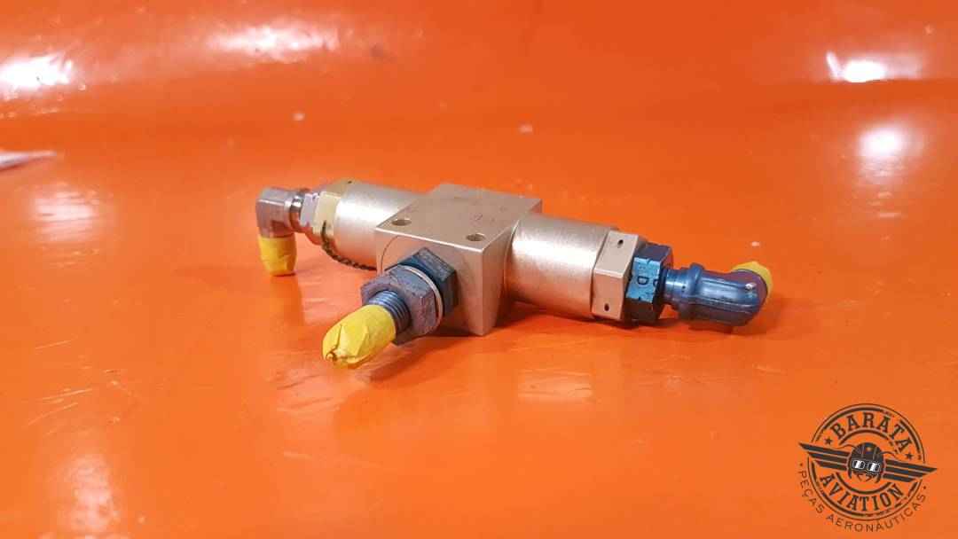 2SV0413  Gar-Kenyon Hydraulic Shuttle Valve Assy