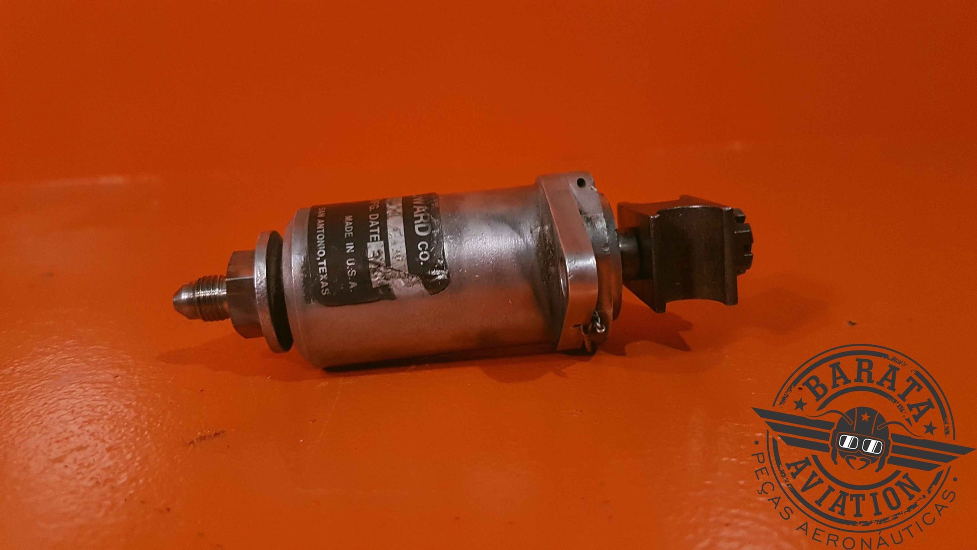 4953503-11 Dee Howard Latch Actuador Assy