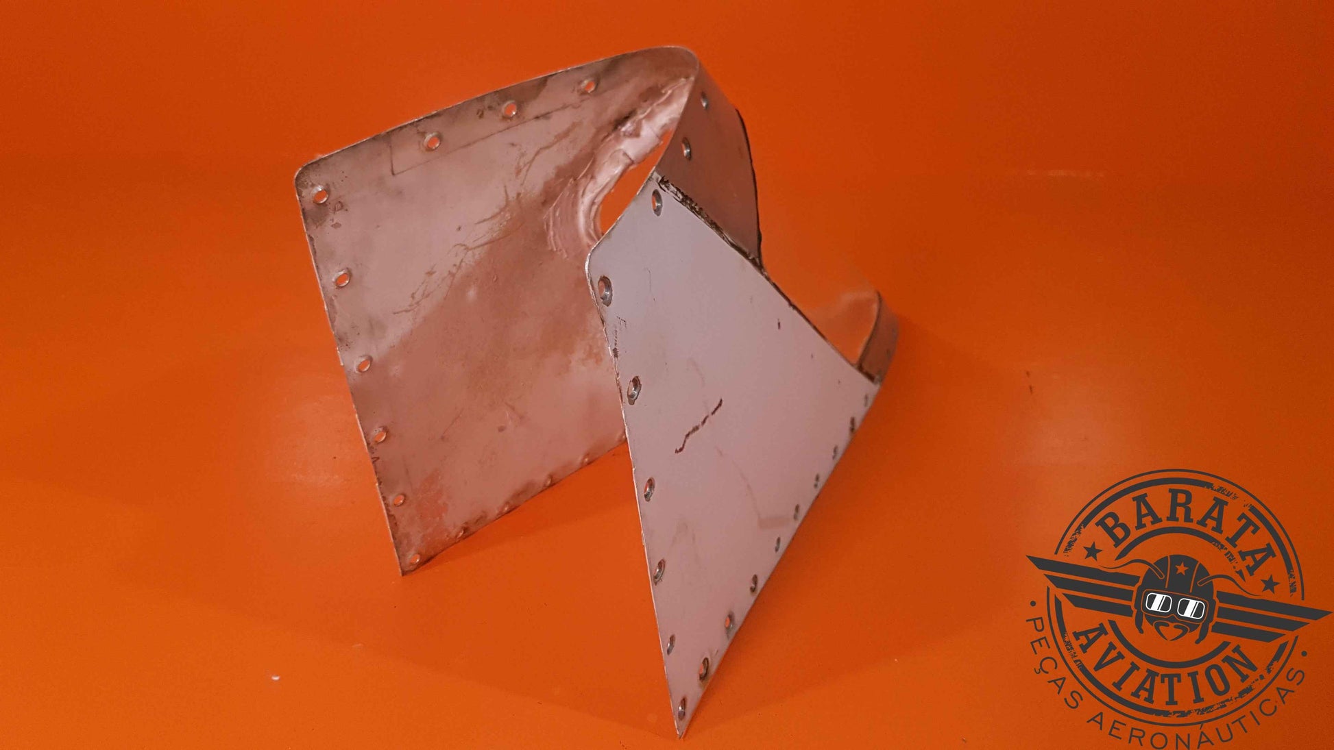 2831107-2 Bombardier Learjet Retainer Lens