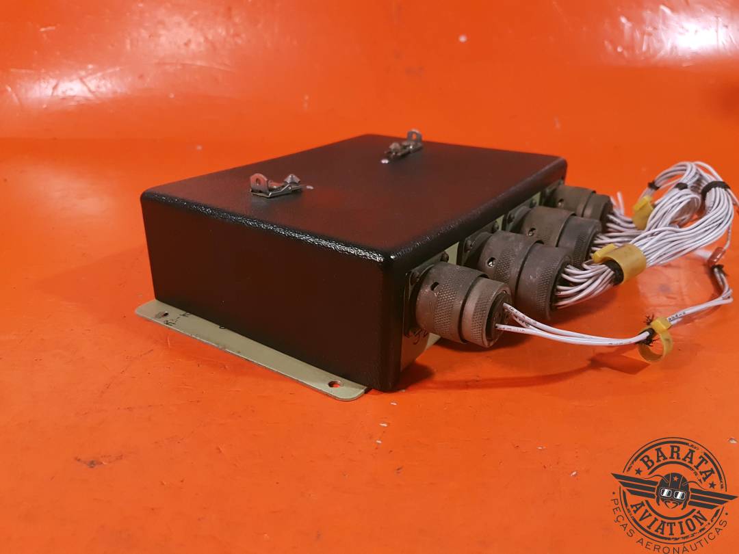 2818106-13 Caja de relés Gates Learjet - Control de combustible - Con conectores