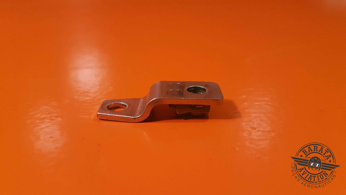 3052880-01   Pratt & Whitney Bracket Assy