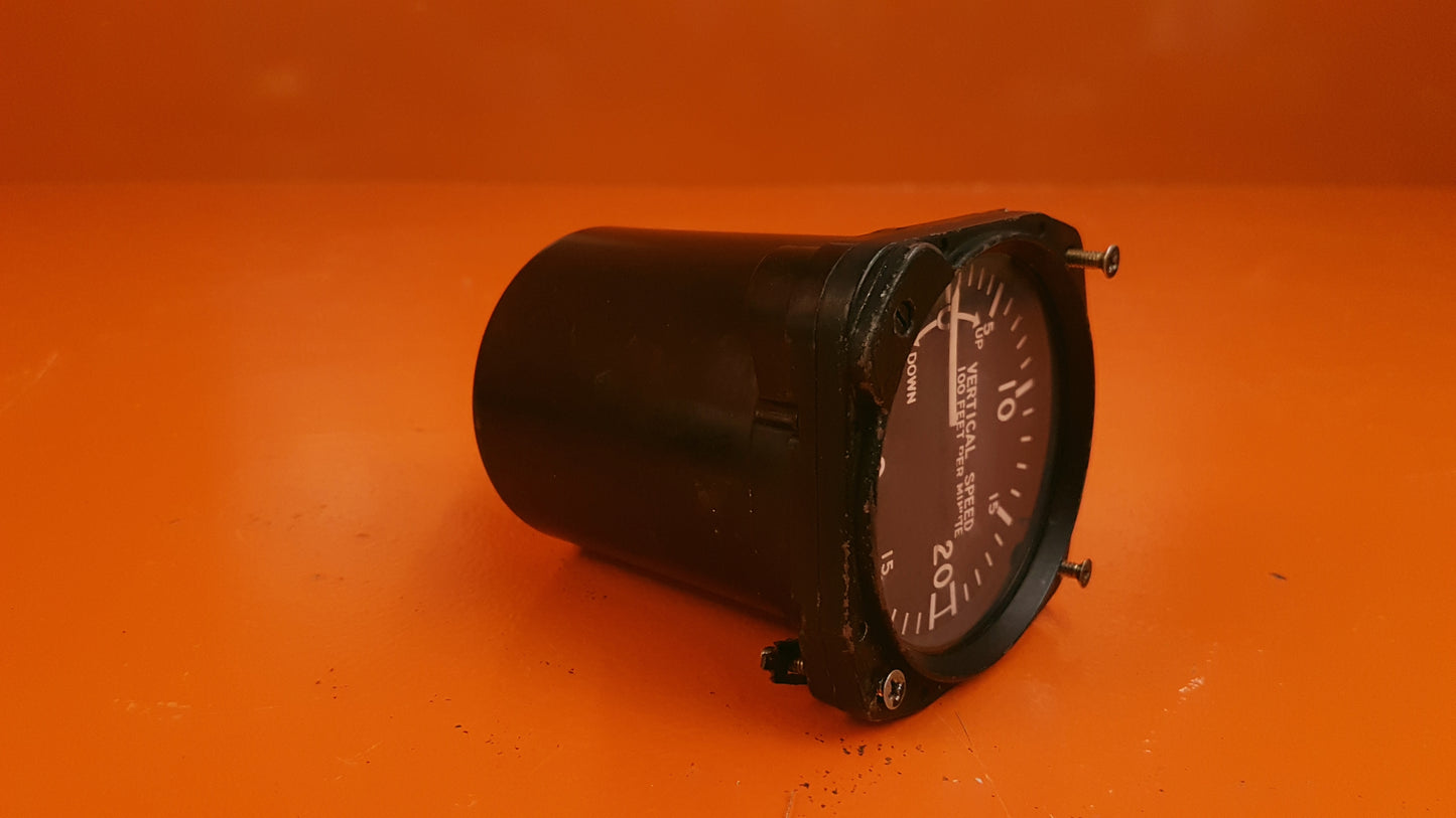7000 United Vertical Speed Indicator