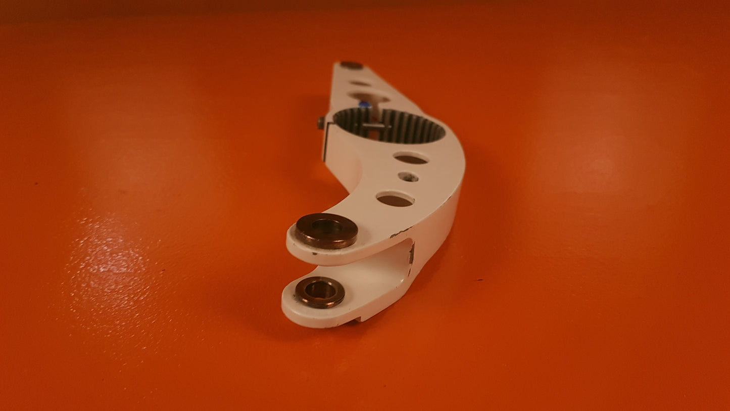 500-19106-401 Embraer Arm Hinge Assy