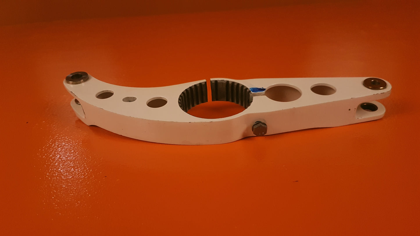 500-19106-401 Embraer Arm Hinge Assy