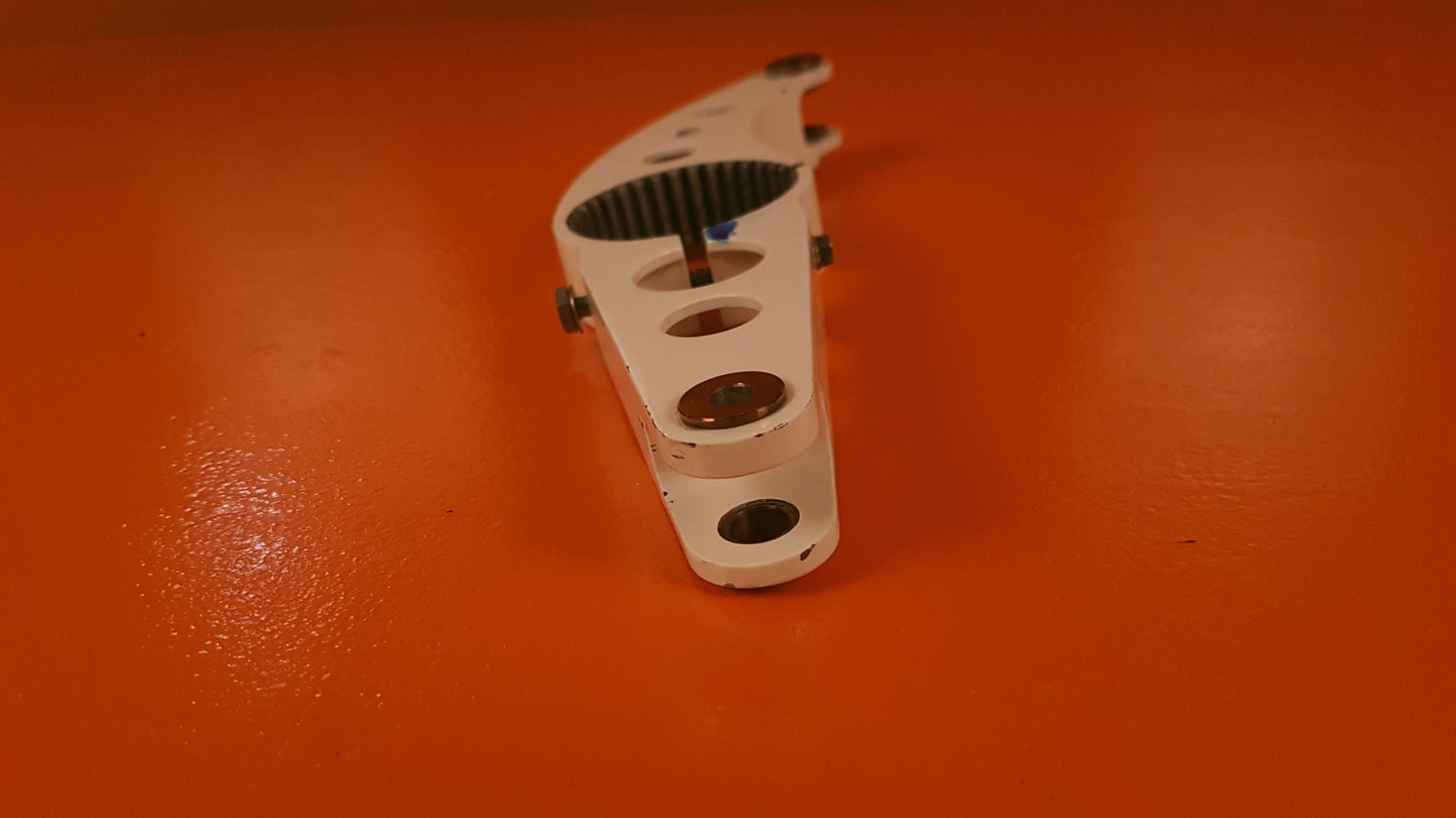 500-19106-401 Embraer Arm Hinge Assy