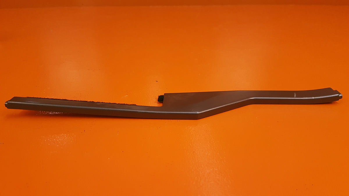 525.14.12.215 Pilatus LH Center Panel Trim Assy