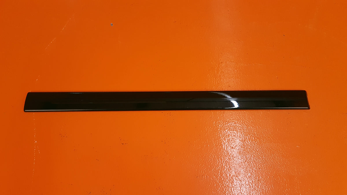 525.14.12.285 Pilatus LH Front Trim Assy