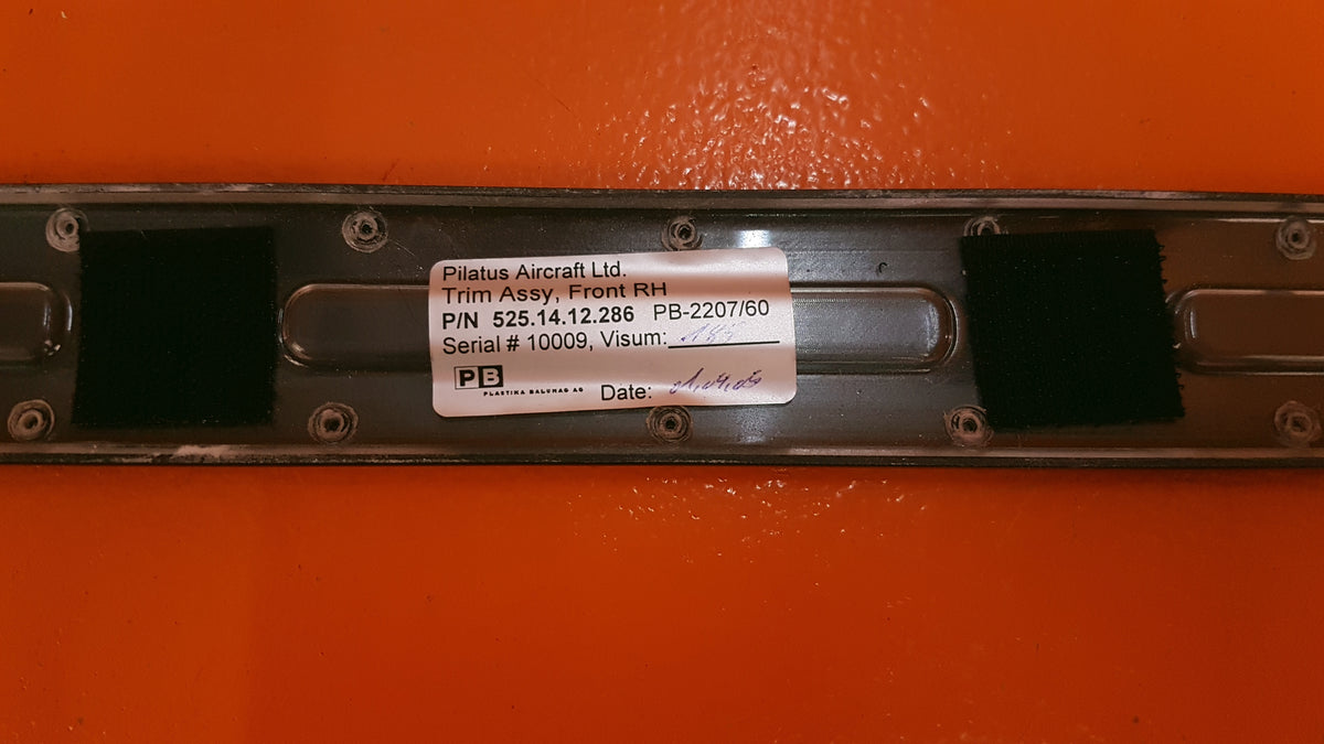 525.14.12.286 Pilatus RH Front Trim Assy