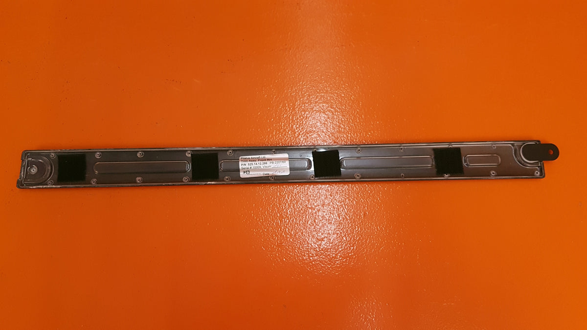 525.14.12.286 Pilatus RH Front Trim Assy