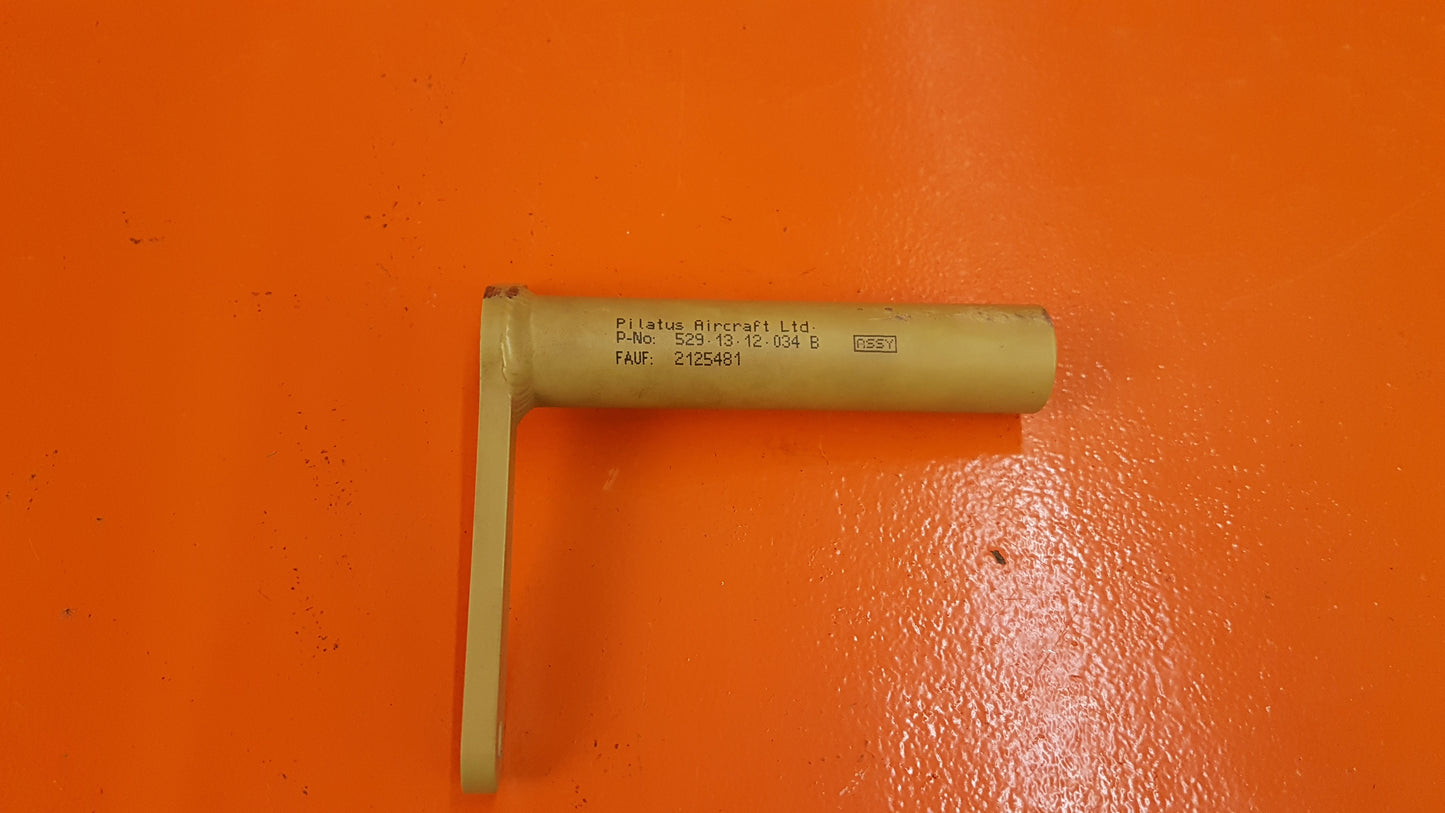 529.13.12.034 Pilatus Handle Assy
