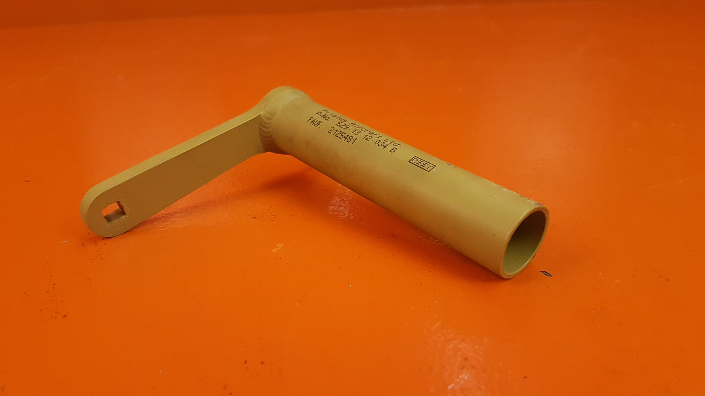 529.13.12.034 Pilatus Handle Assy