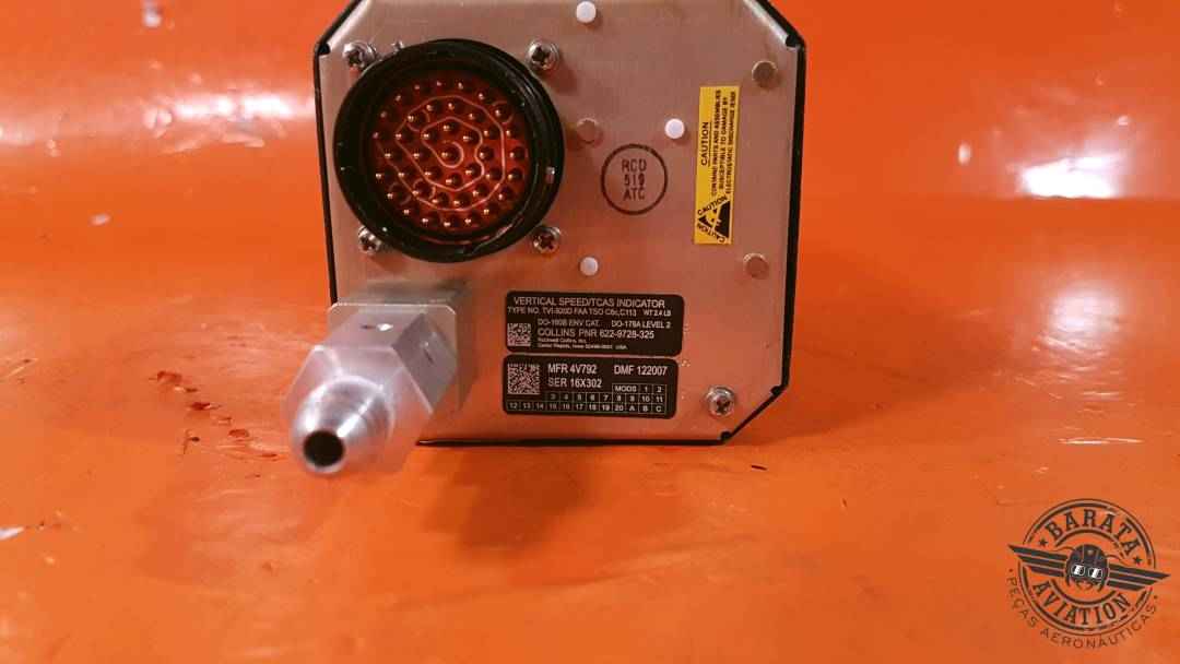 622-9728-325   Collins VSI/TCAS Indicator