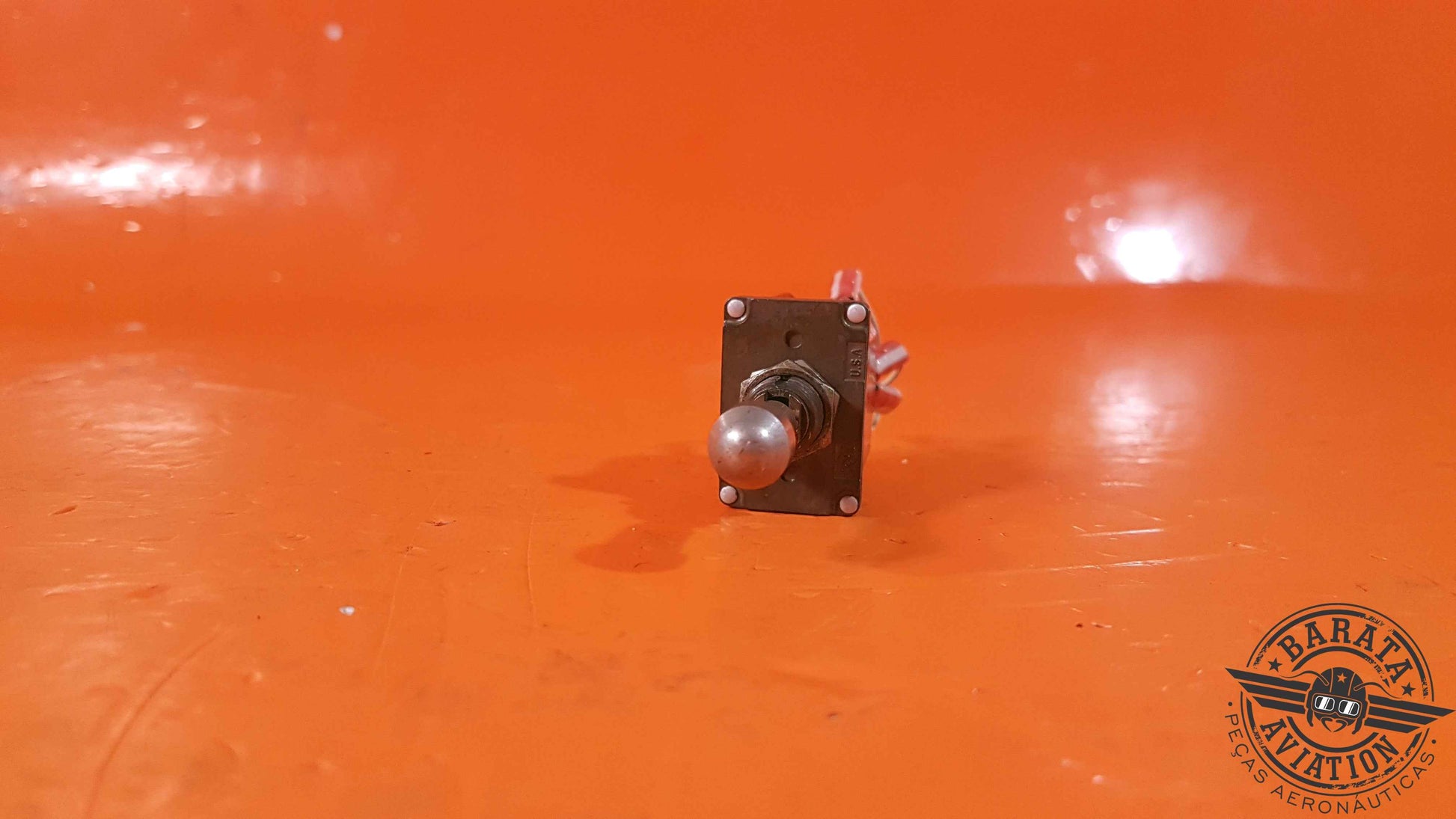 MS24659-31M   C-H Toggle Switch  On/Off/On