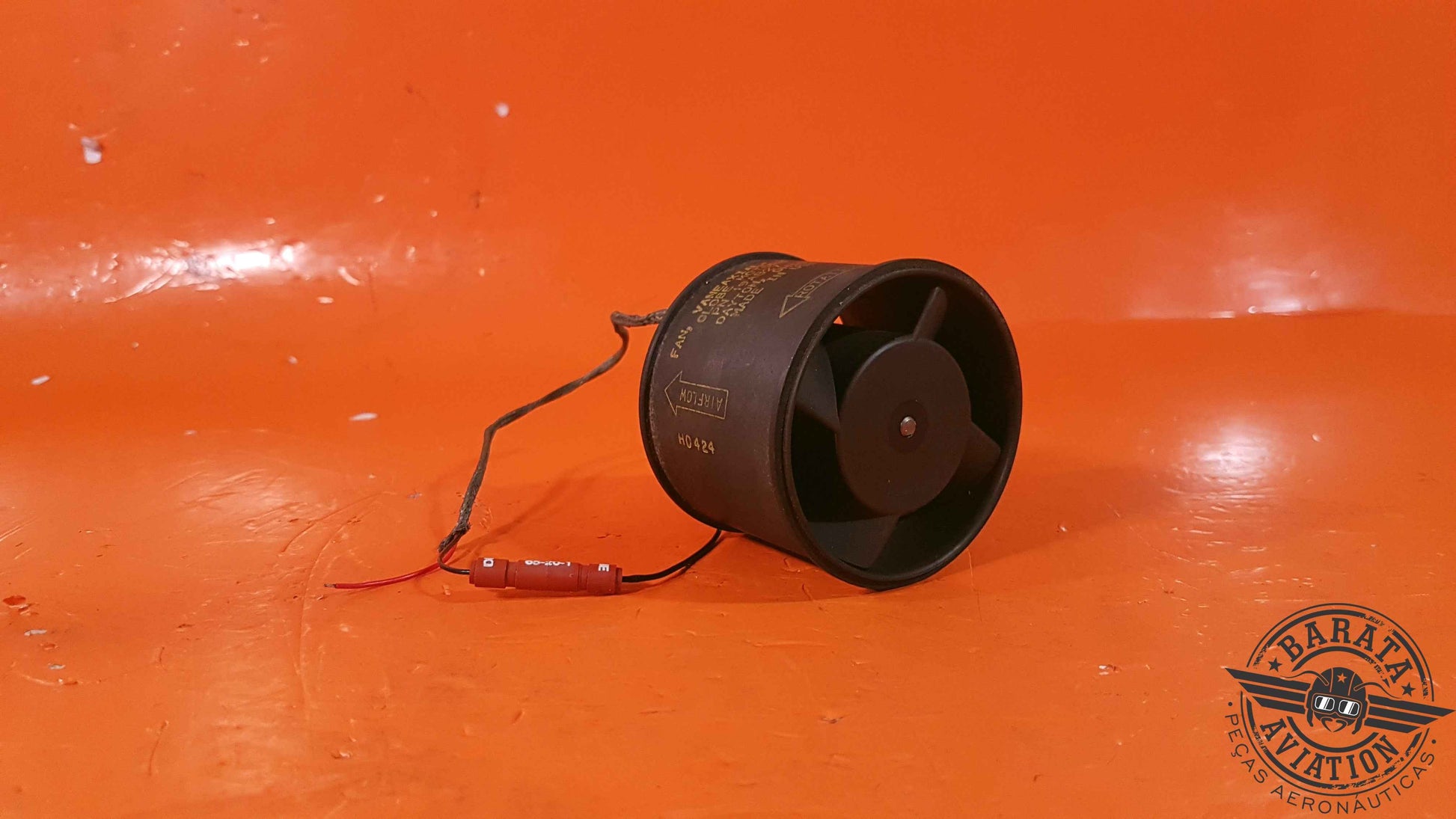 19A827   Globe Windshield Defog Blower   28 Vdc