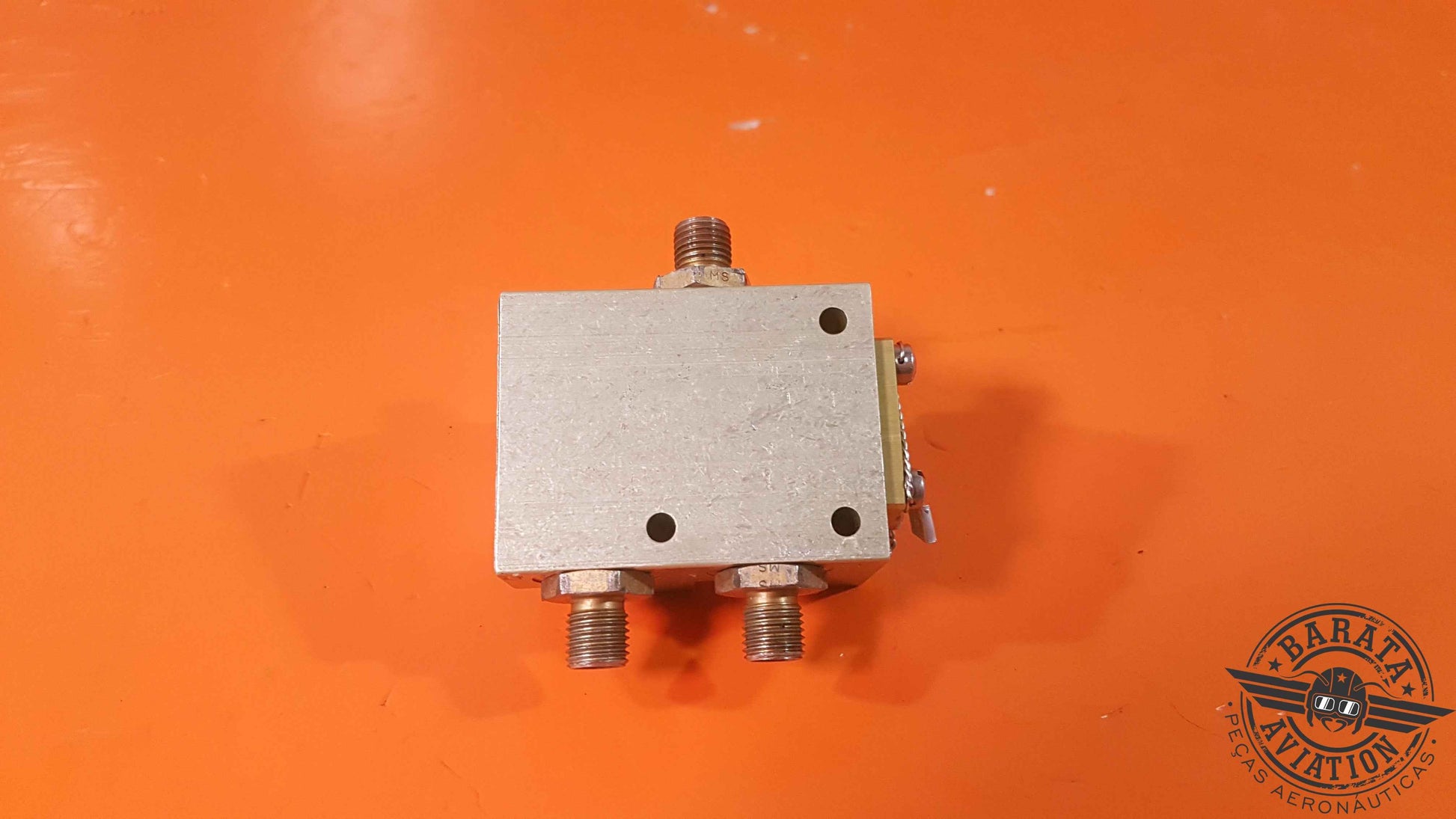 68990   Sterer Valve Hyd 3 Way 2 Positions