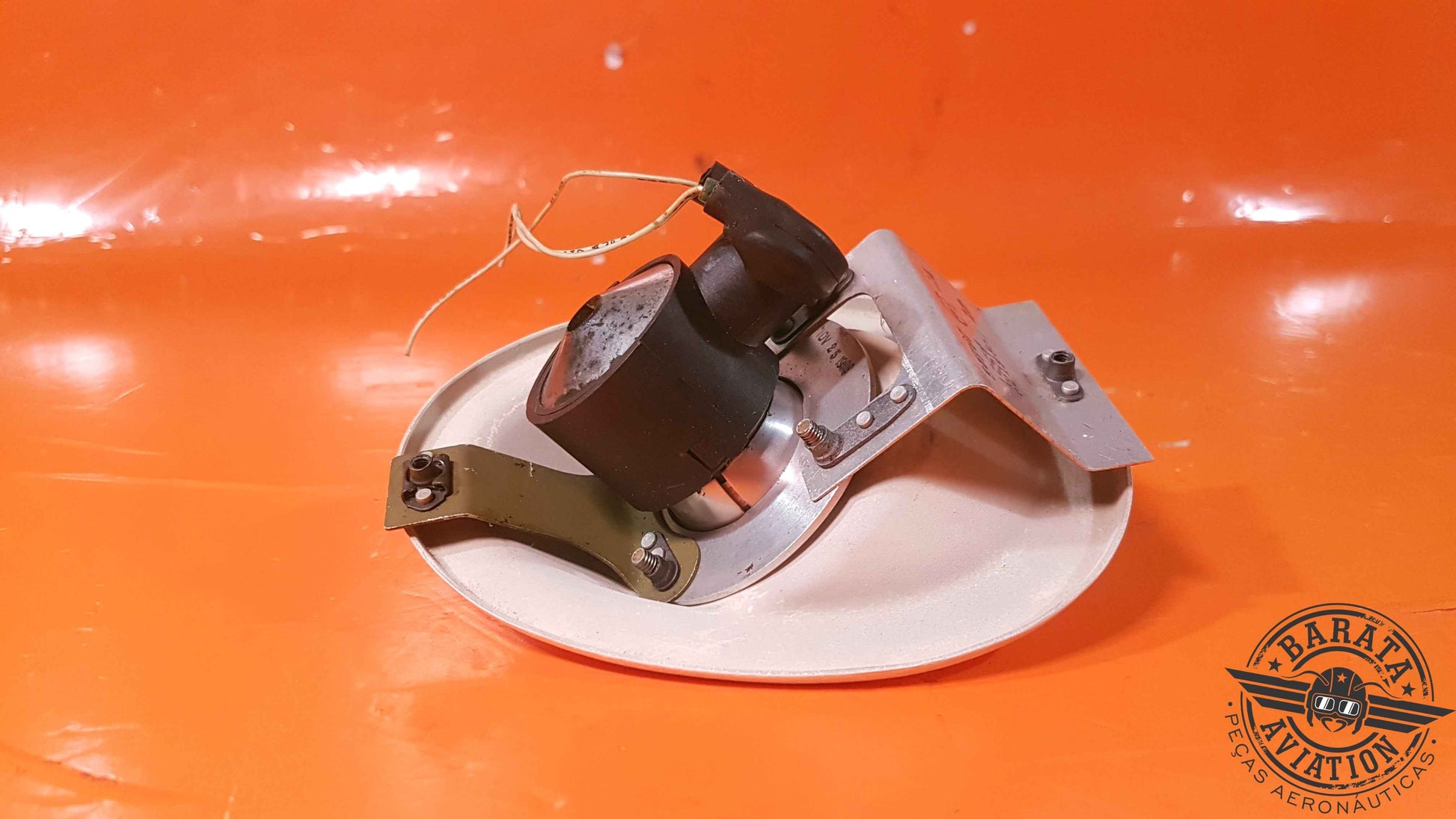 2585   Wemac Overhead Light Assy