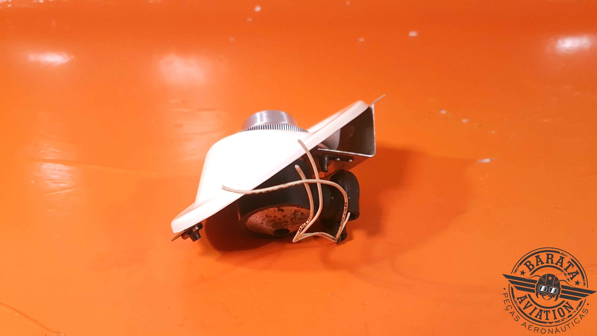 2585   Wemac Overhead Light Assy