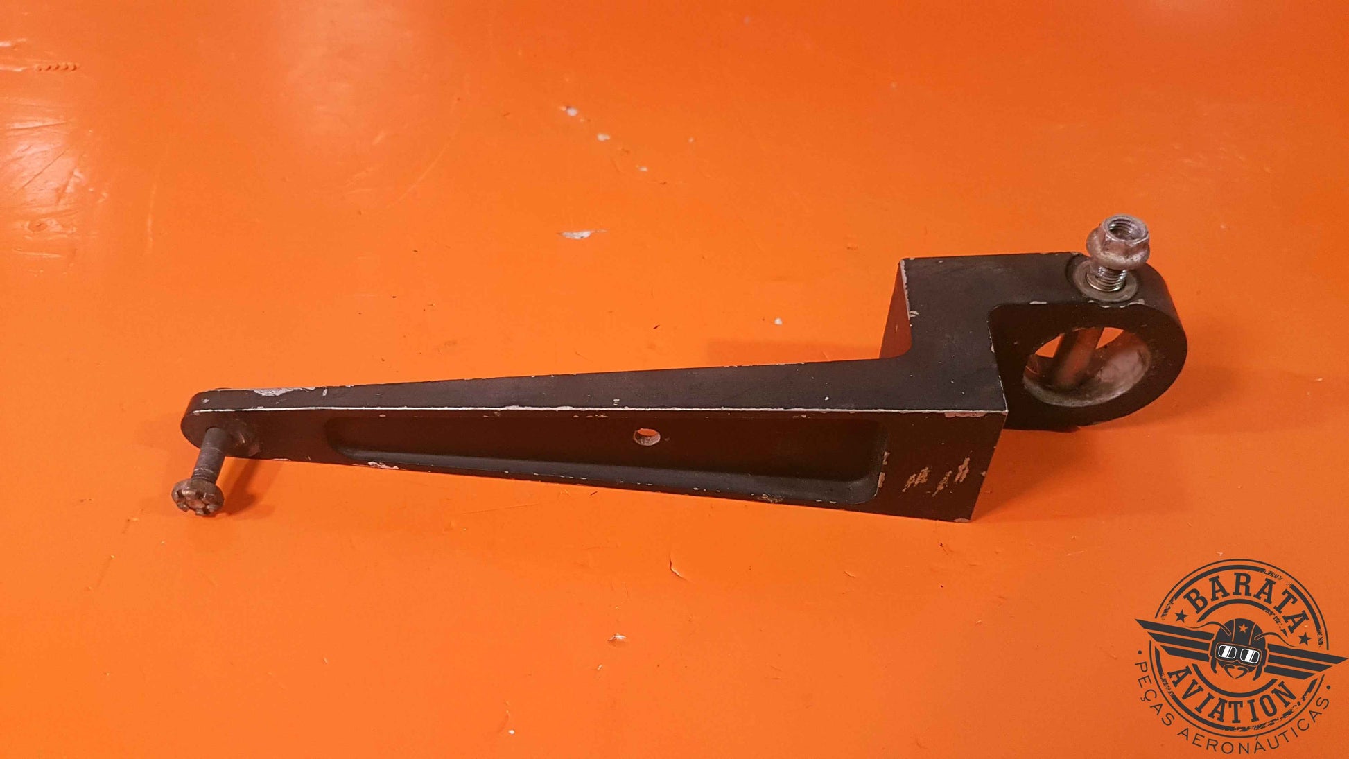 6261028-1  L/H  Lever Arm