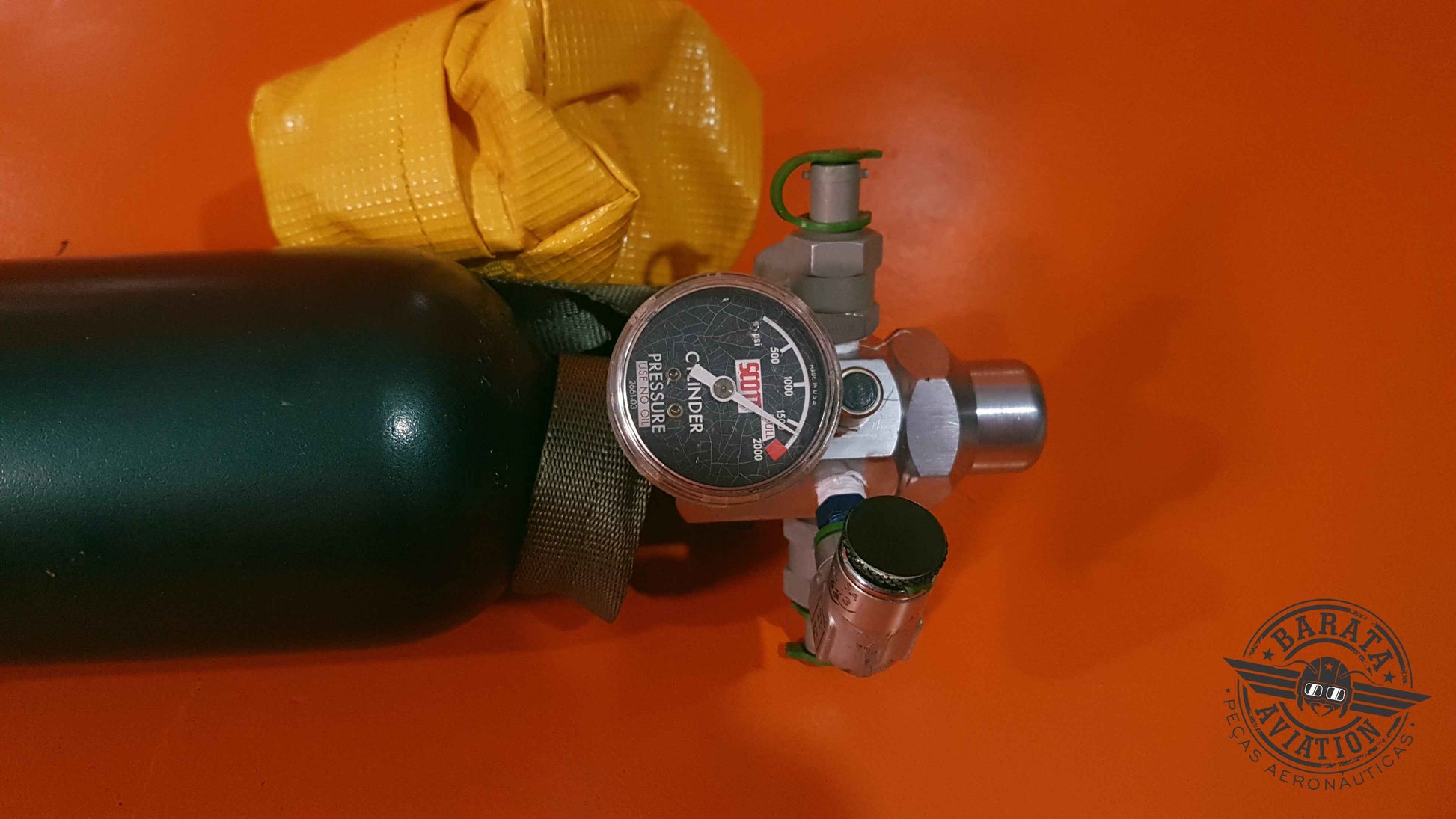 5500M6W-FF23AP Scott Oxygen Regulator & Cylinder Assy