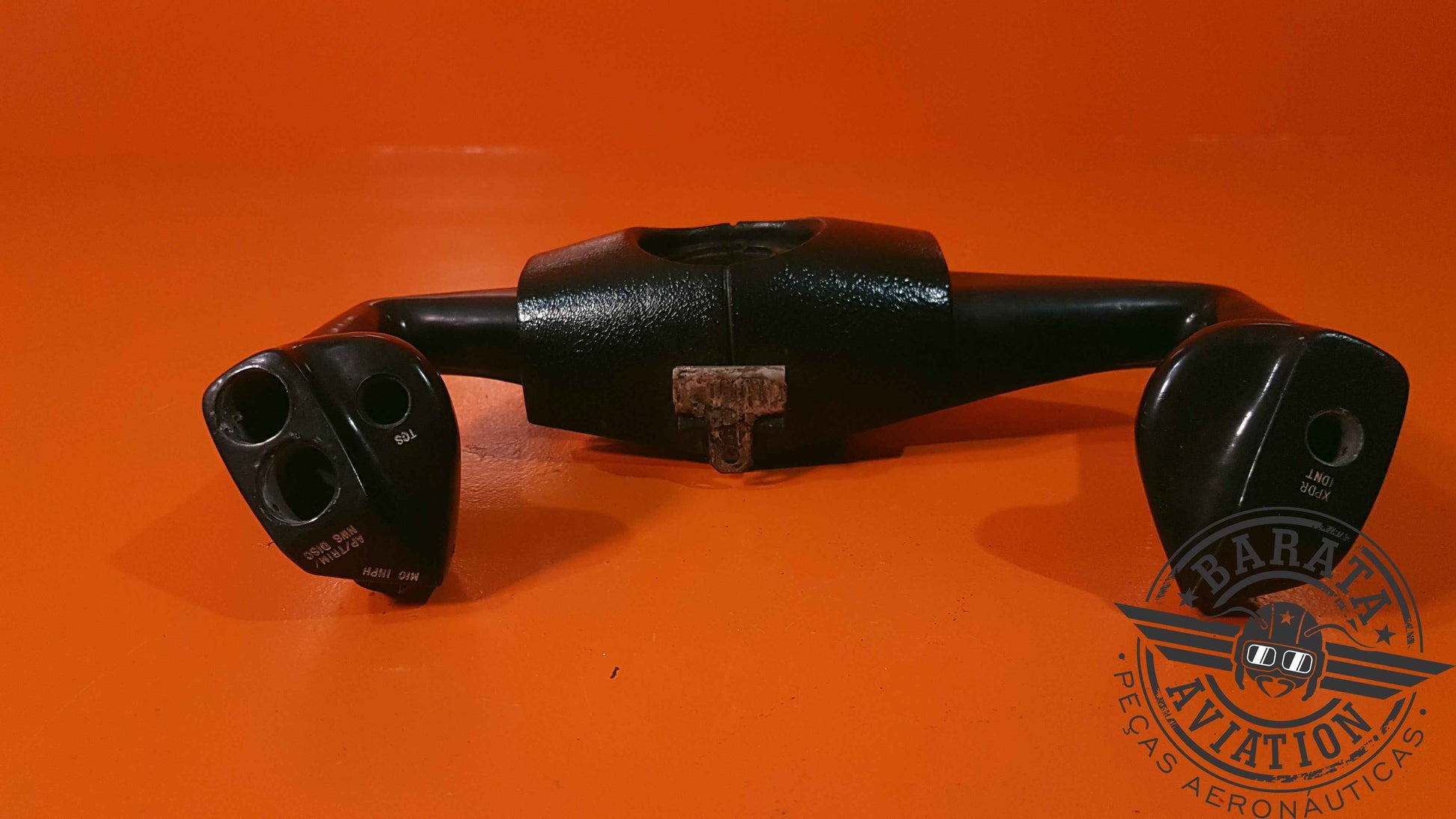 6219090-28  Cessna  Control Wheel Assy