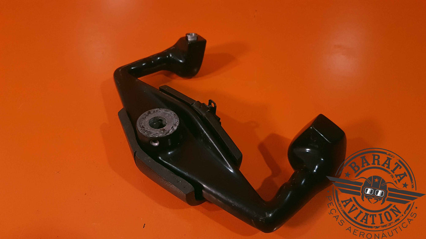 6219090-28  Cessna  Control Wheel Assy