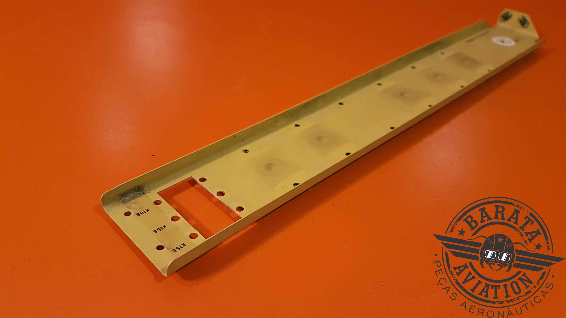 6218129-1 Cessna Citation 650 Tray Assy