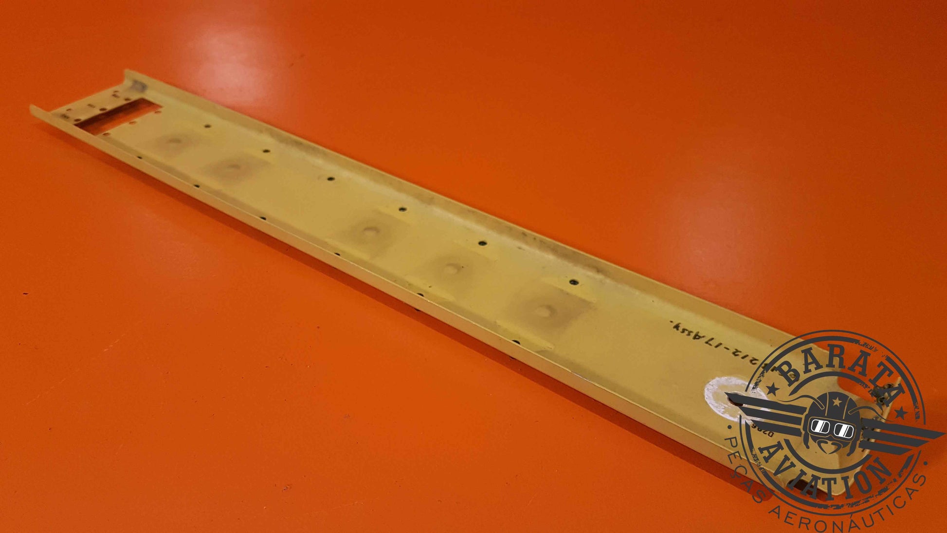 6218129-1 Cessna Citation 650 Tray Assy