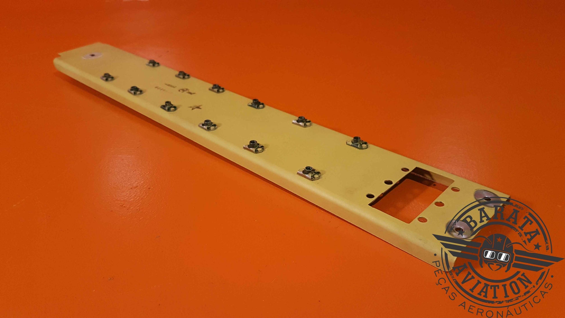6218129-1 Cessna Citation 650 Tray Assy