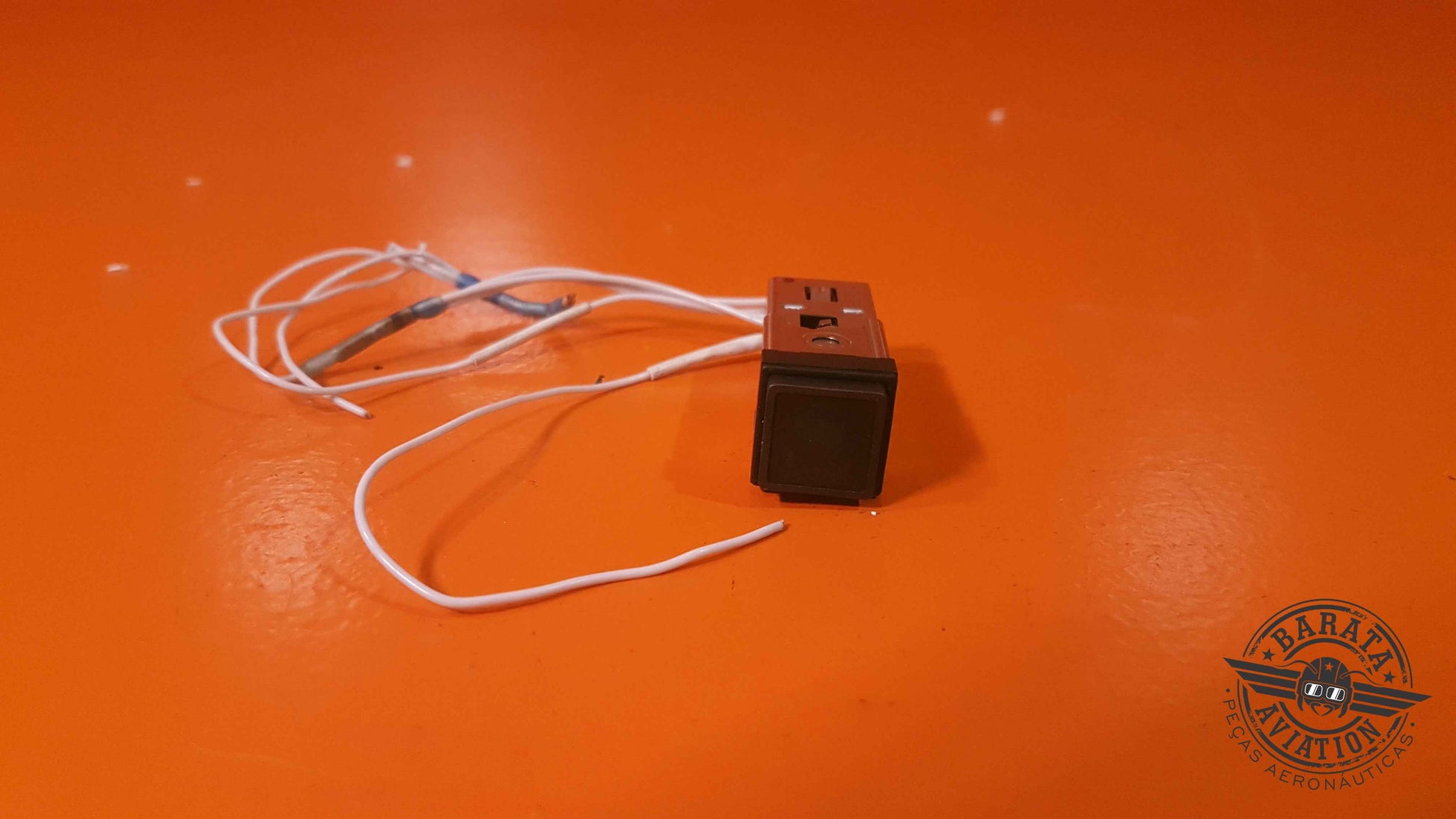 M22885-1084018B   Aerospace Annunciator Switch