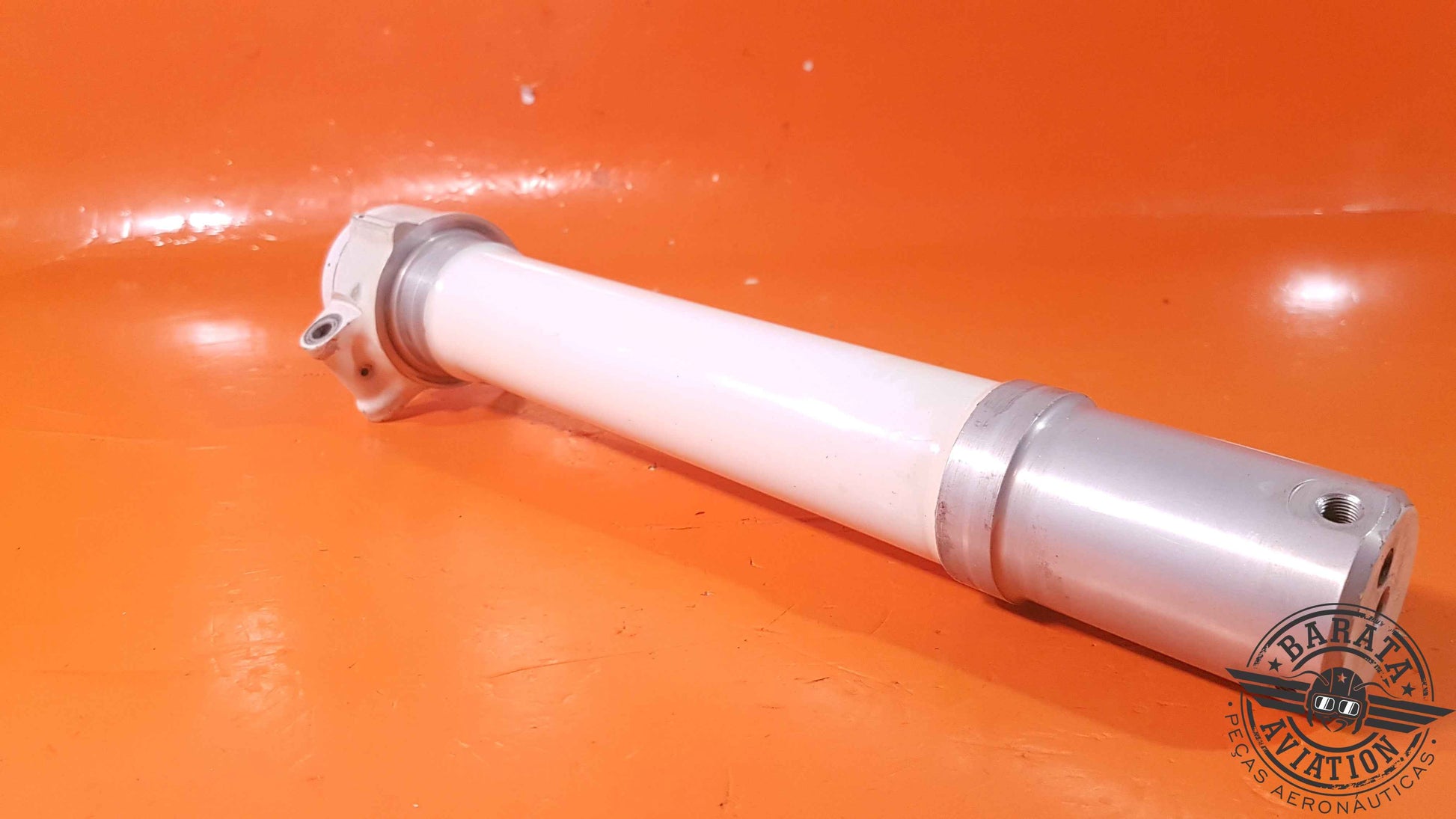 60-820020-1   Beech Nose Gear Strut Housing Assy