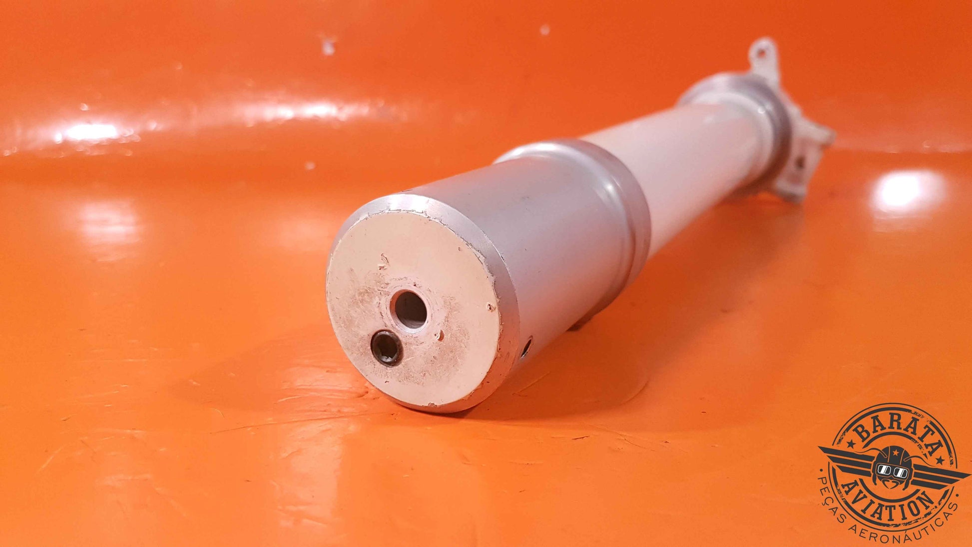 60-820020-1   Beech Nose Gear Strut Housing Assy