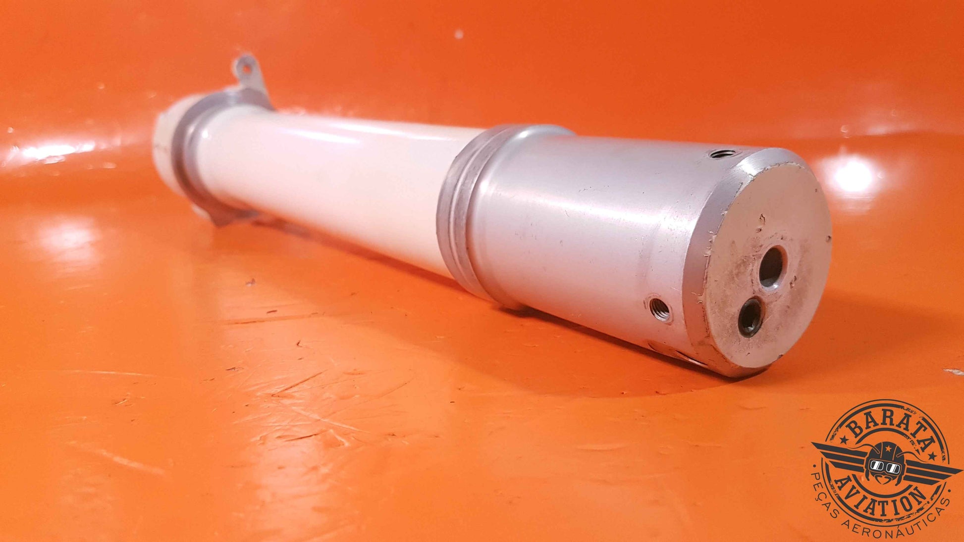 60-820020-1   Beech Nose Gear Strut Housing Assy