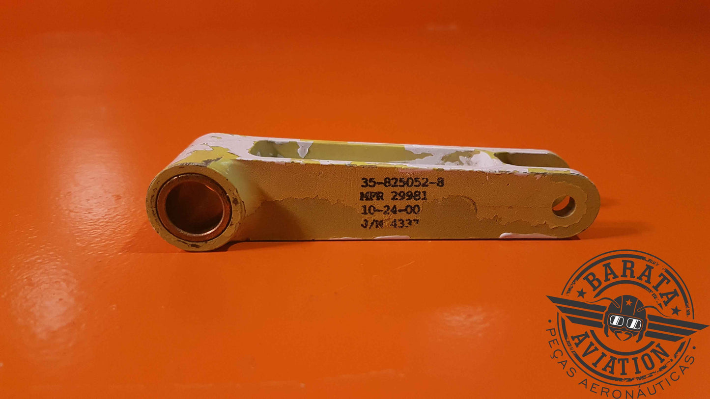 35-825052  Beechcraft Nose Landing Gear Steering Idler Arm