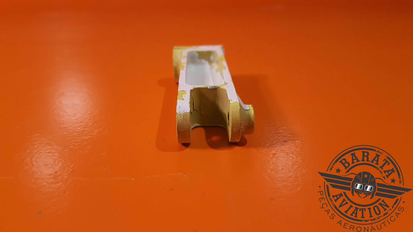 35-825052  Beechcraft Nose Landing Gear Steering Idler Arm